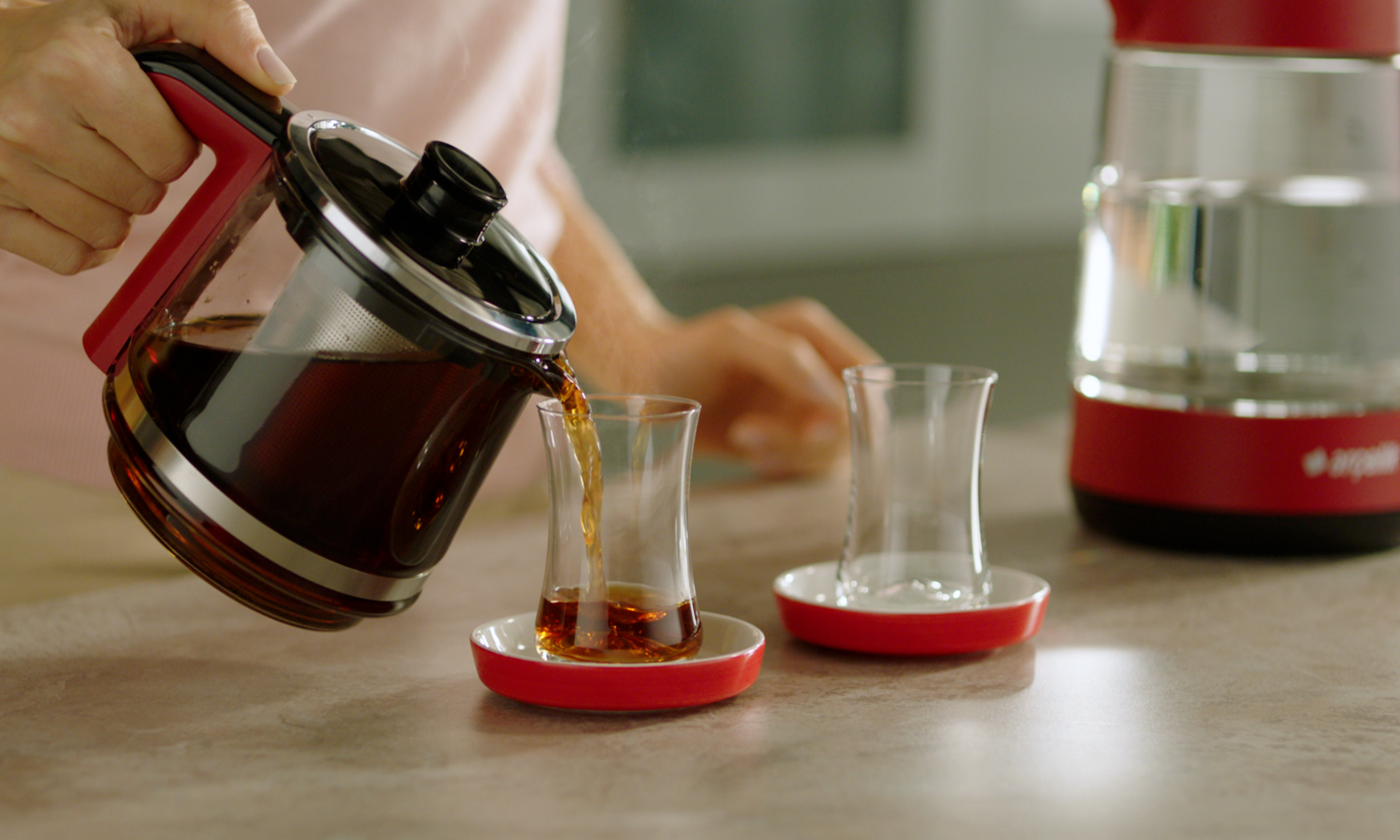 Çeyizlerin Olmazsa Olmazları: Çay, Kahve, Tost Makinesi ve Blender Seti Çeşitleri